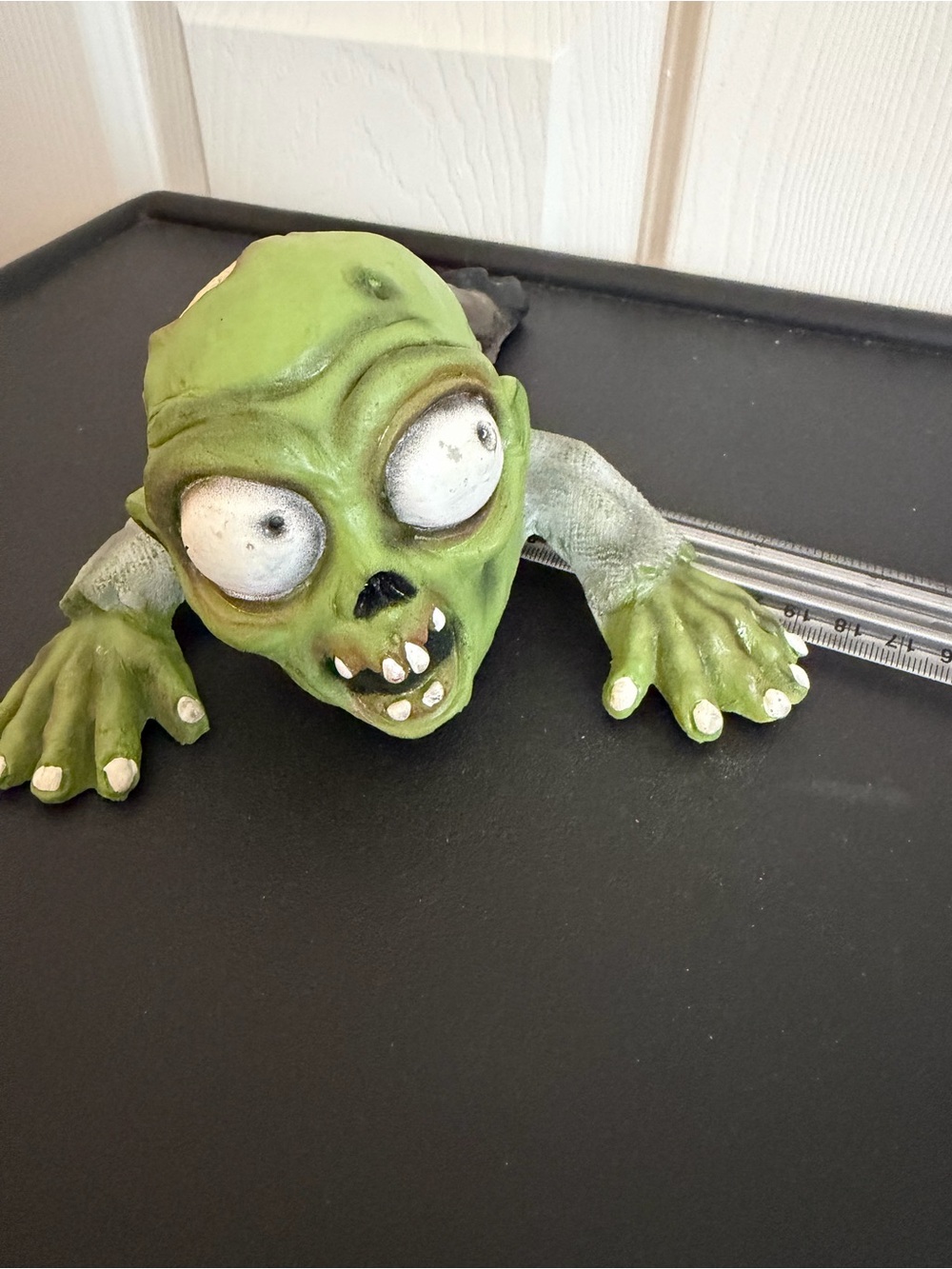 Ghoulies Productions Zombie Shoulder Buddy. Halloween.